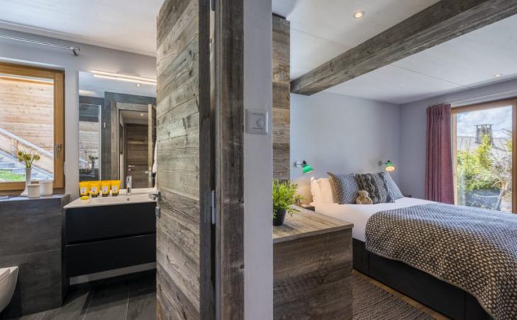 Chalet Mowgli, Verbier, Bed and Bathroom